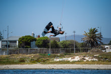 Load image into Gallery viewer, Peter Lynn Kiteboarding Escape V8